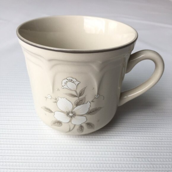 Stoneware Japan Coffee Tea Cup White Flower Floral Beige Vintage MCM Set of 5 - Picture 3 of 12